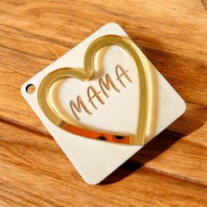 Mama - Drewniana zawieszka-magnes z napisem – złote lustro (8 cm)